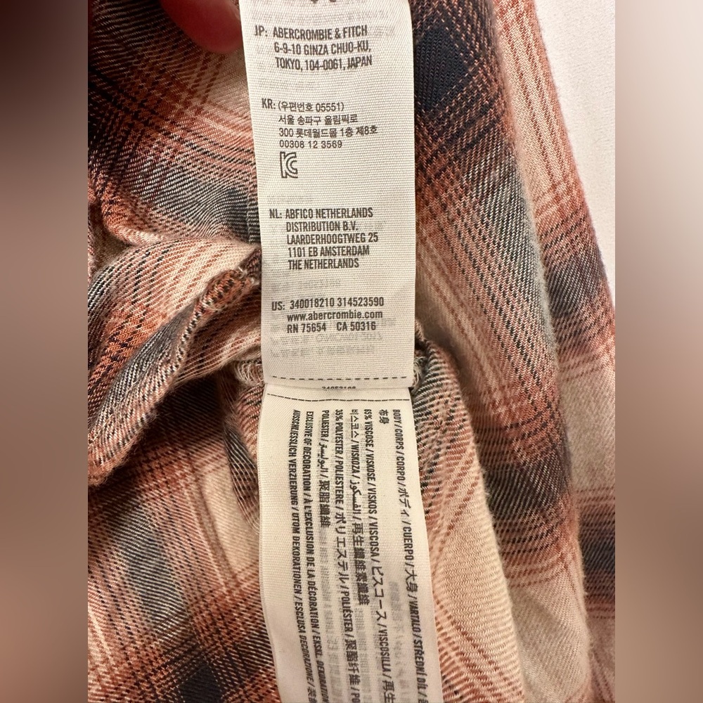 🌾 Hollister Women’s Cropped Plaid Button-Down Flannel Shirt – Size L - Picture 7 of 7